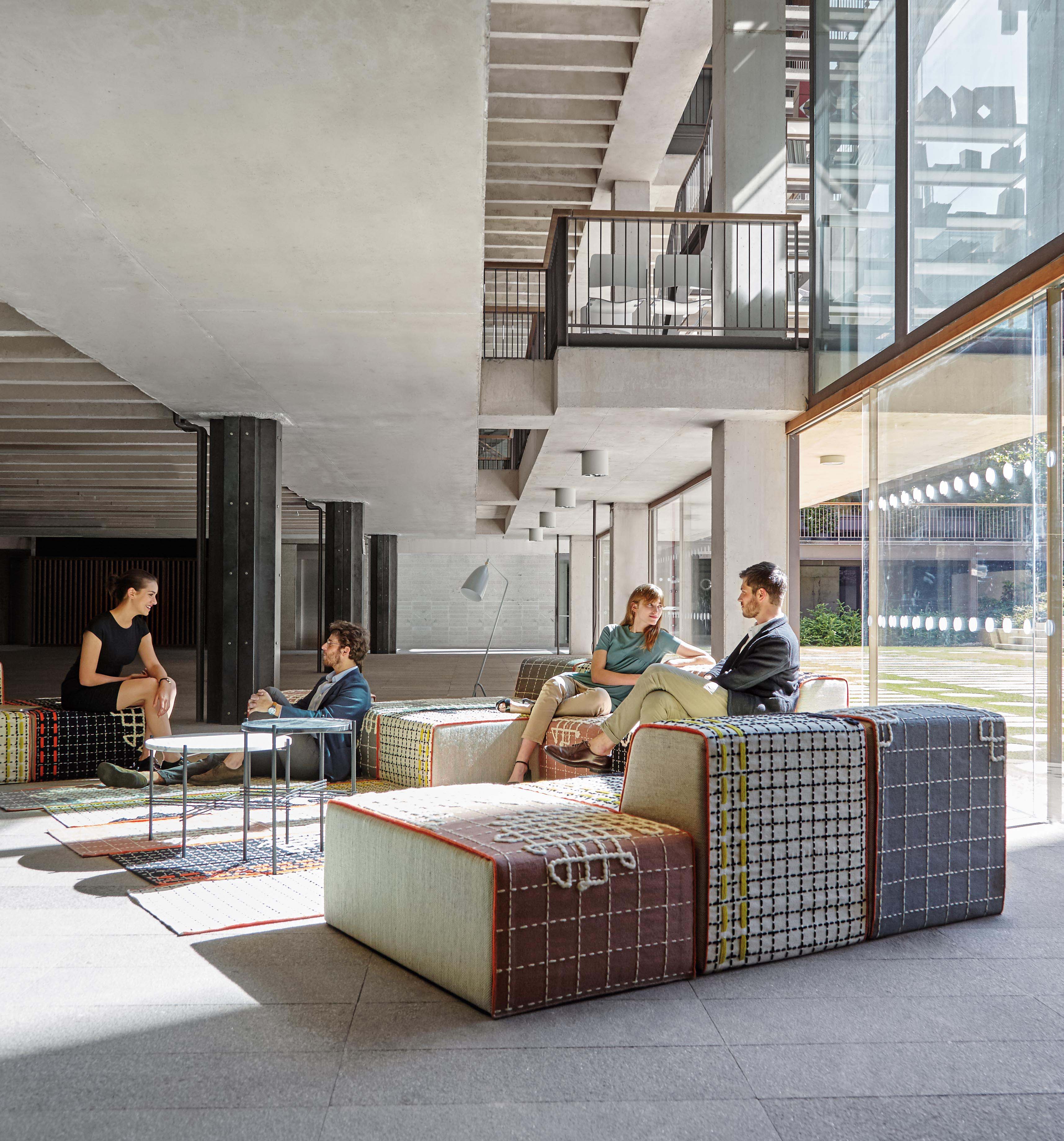 Chaiselongue Gan Rugs Bandas A Grey Interieur 4