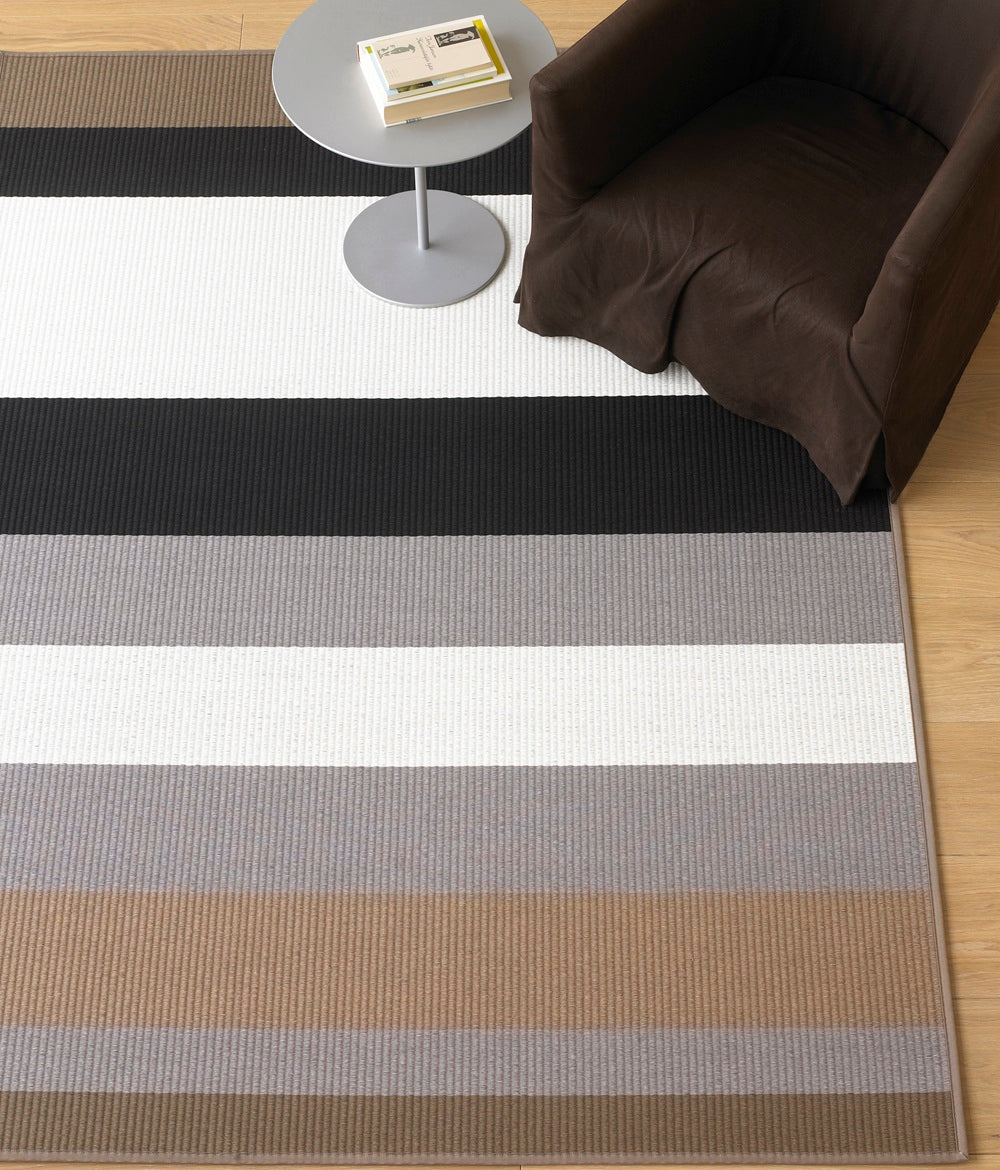 Design vloerkleed Woodnotes Avenue Nutria - Light Grey 1373230 sfeer1