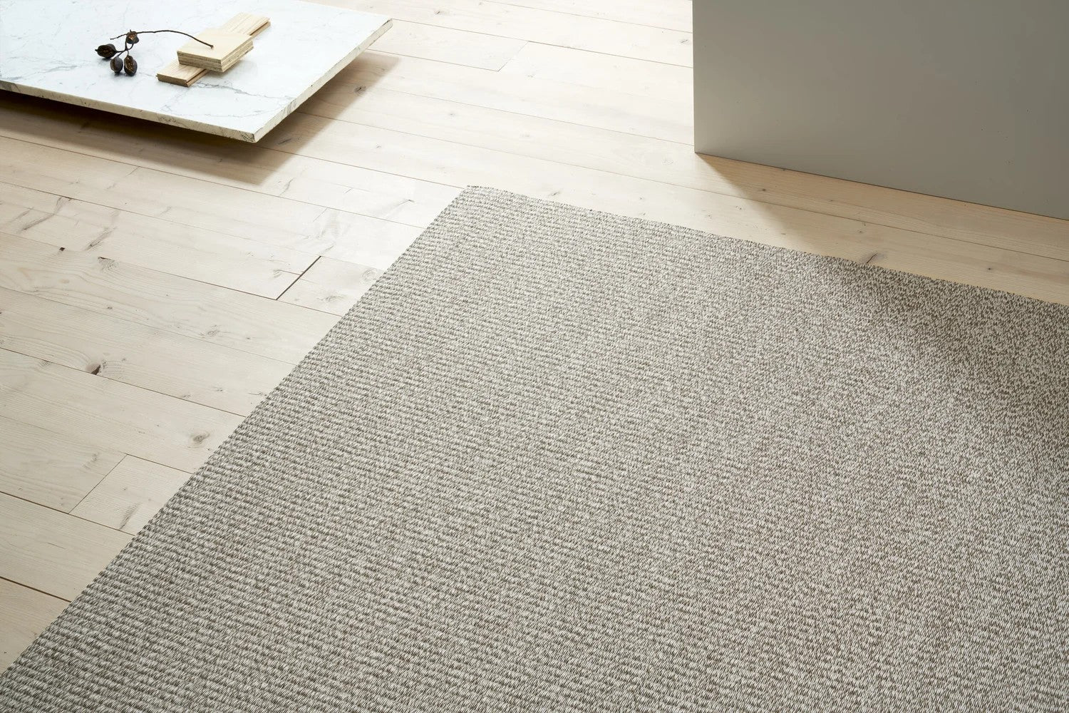 Earth collection Woodnotes Living Stone Nutria sfeer