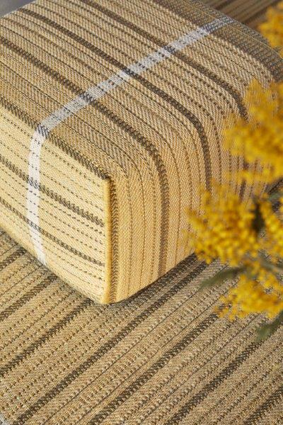 Gan Rugs Poef Reversible Yellow sfeer