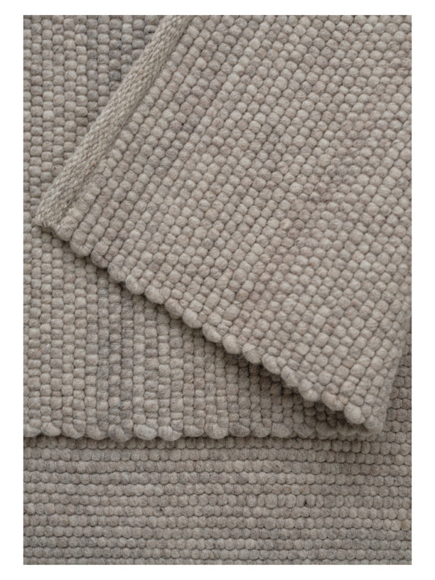Geweven Wollen vloerkleed Ankie Grey close-up 1