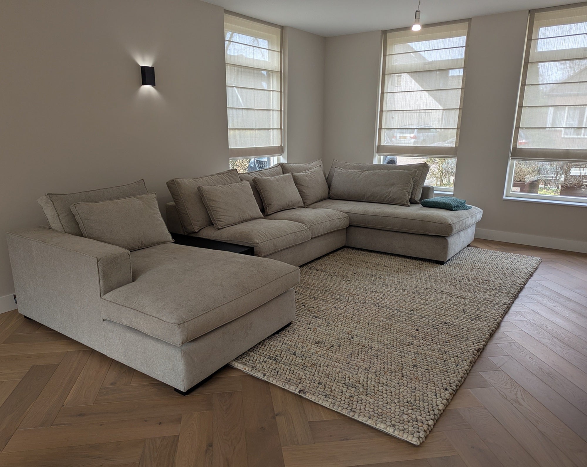 Grof wollen vloerkleed Marit Beige mix 02 interieur