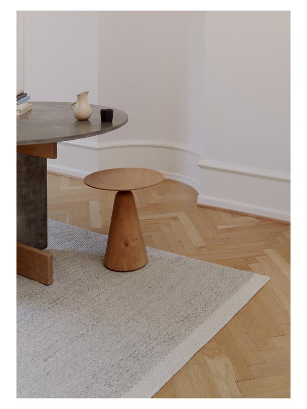 Handgeweven vlak wollen vloerkleed Fay Marble interieur