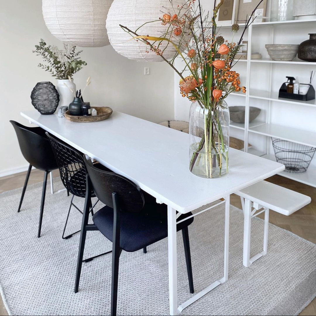 Handgeweven wollen vloerkleed Anna Ijzer sfeer