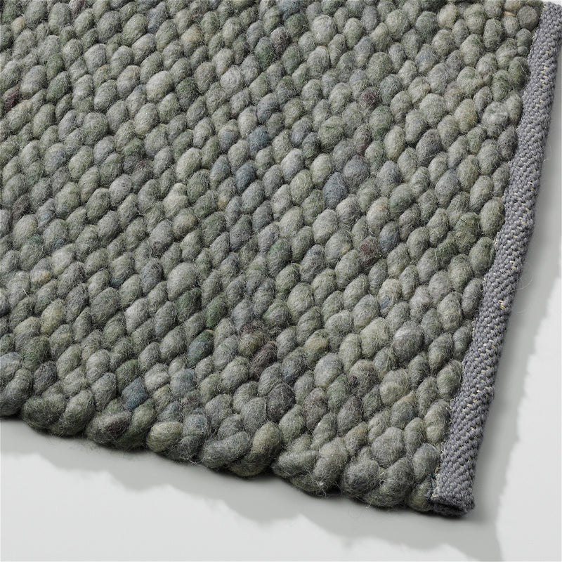 Handgeweven wollen vloerkleed Lisanne Legergroen 448 detail