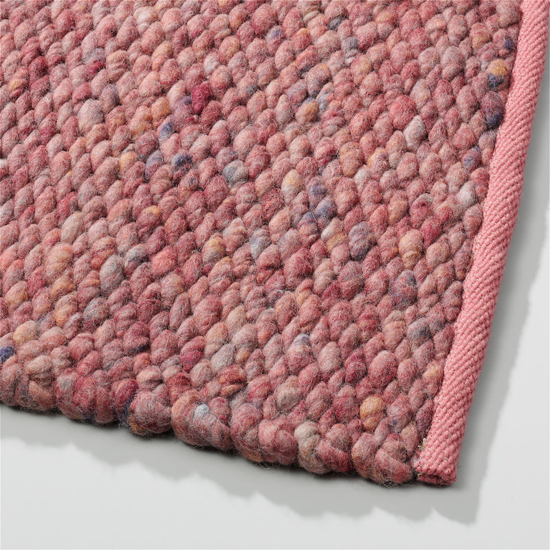 Handgeweven wollen vloerkleed Lisanne Roze 216 detail