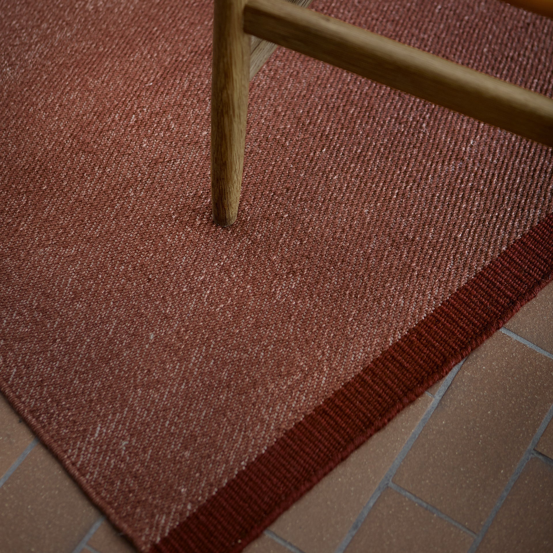 Hip Vloerkleed Ulrike Bordeaux interieur