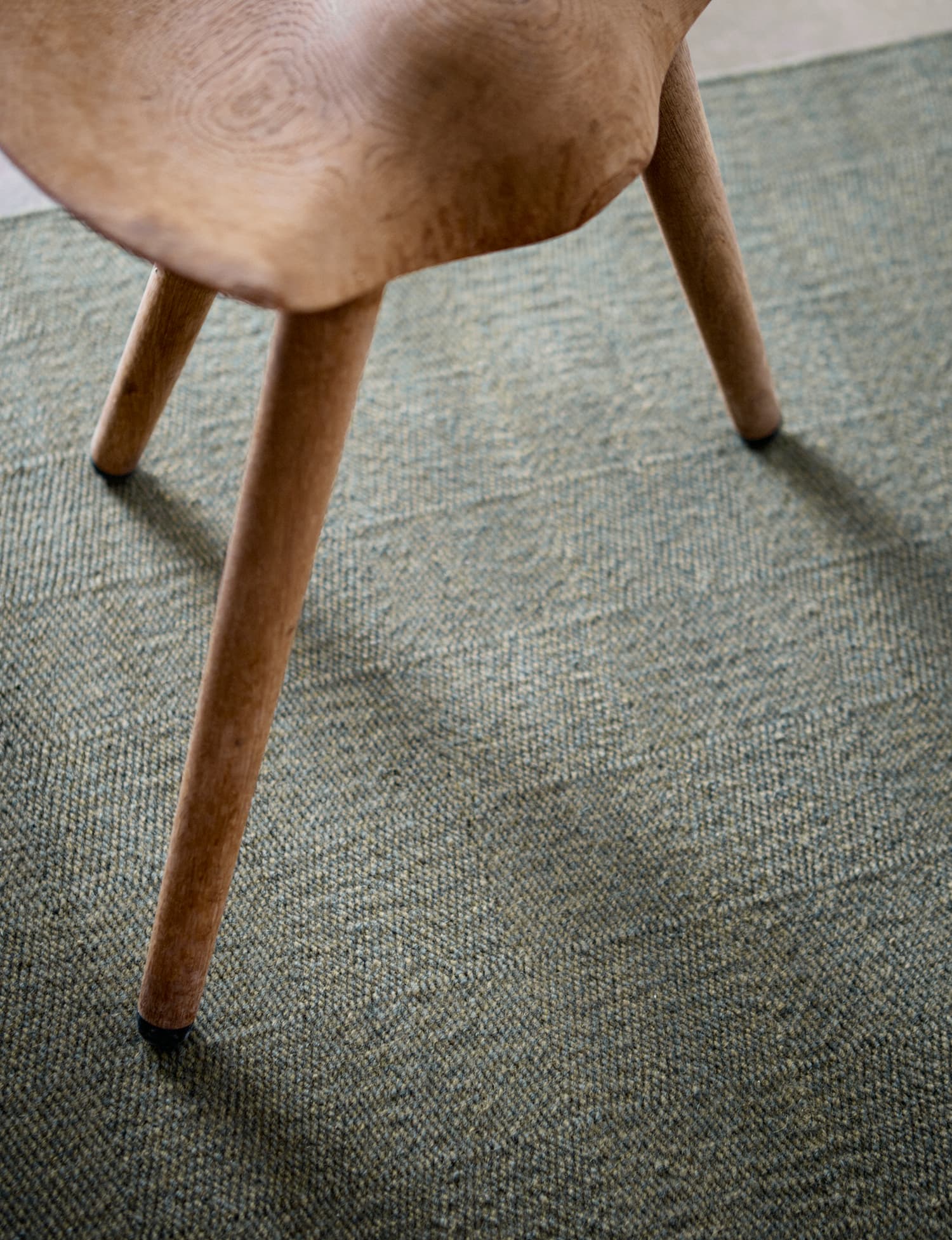 Hip vloerkleed Rakel Donkergroen Sfeer