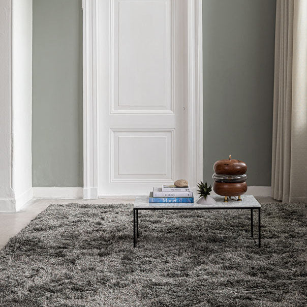 Hoogpolig vloerkleed Aliza 57 Blauw Grijs sfeer