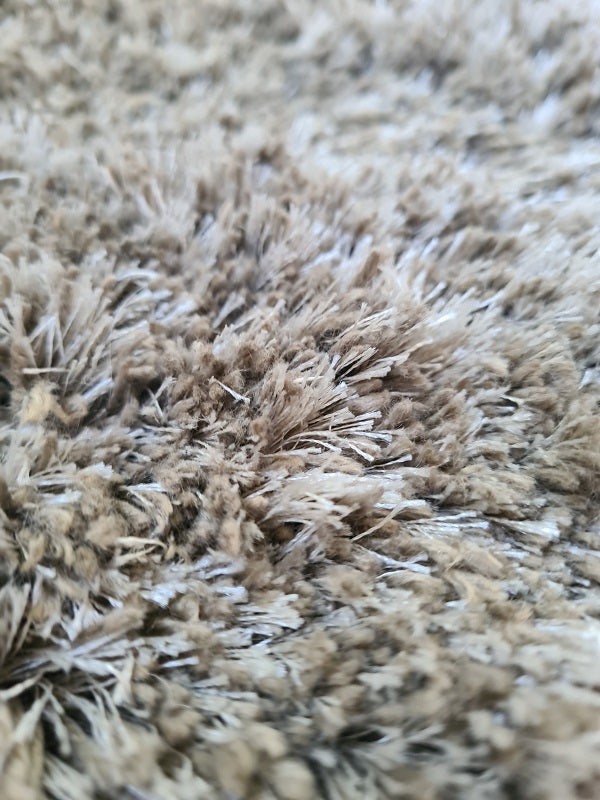 Hoogpolig vloerkleed glossy Penelope Ecru detail