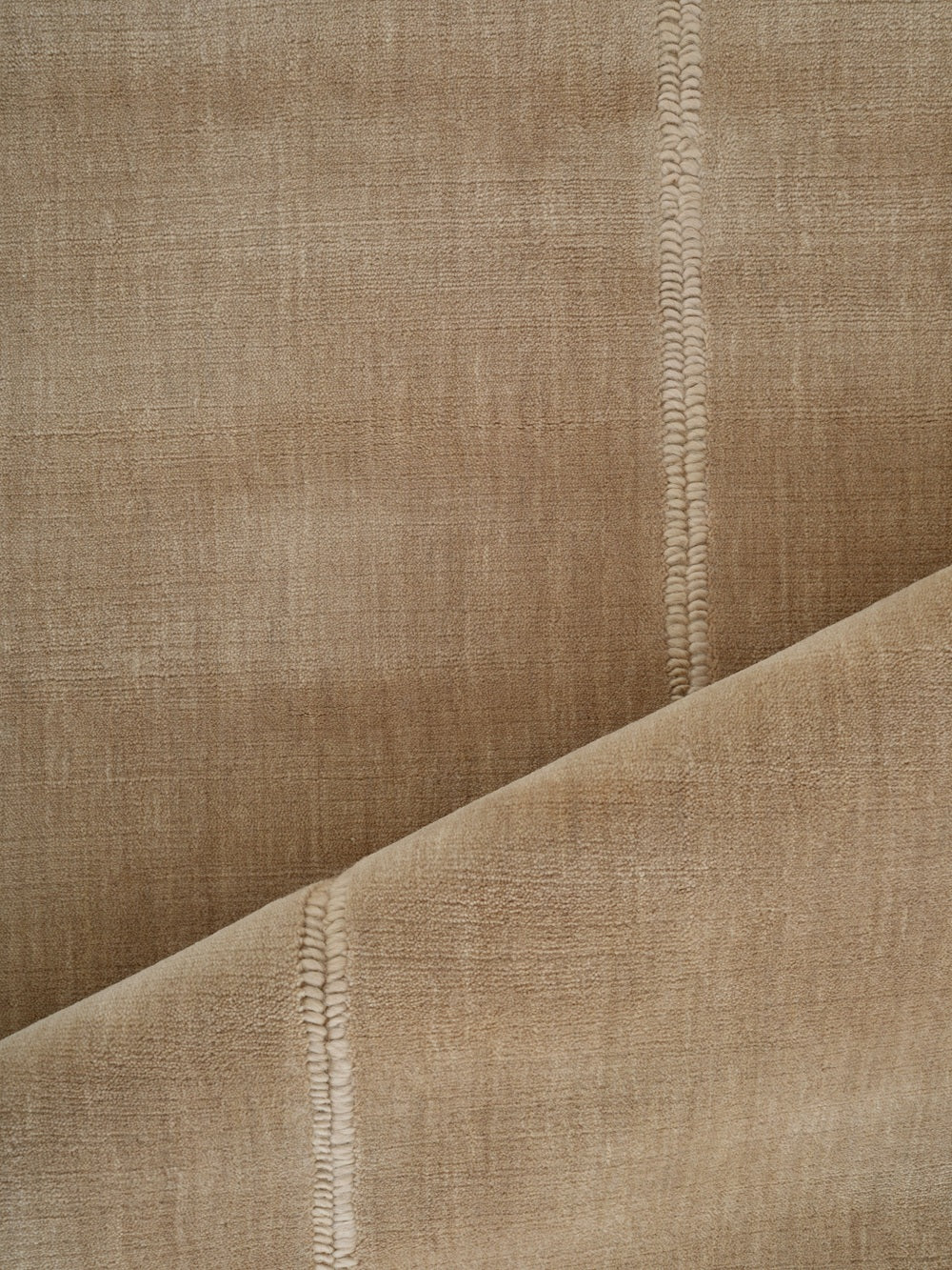 Japandi wollen vloerkleed Noren Camel closeup