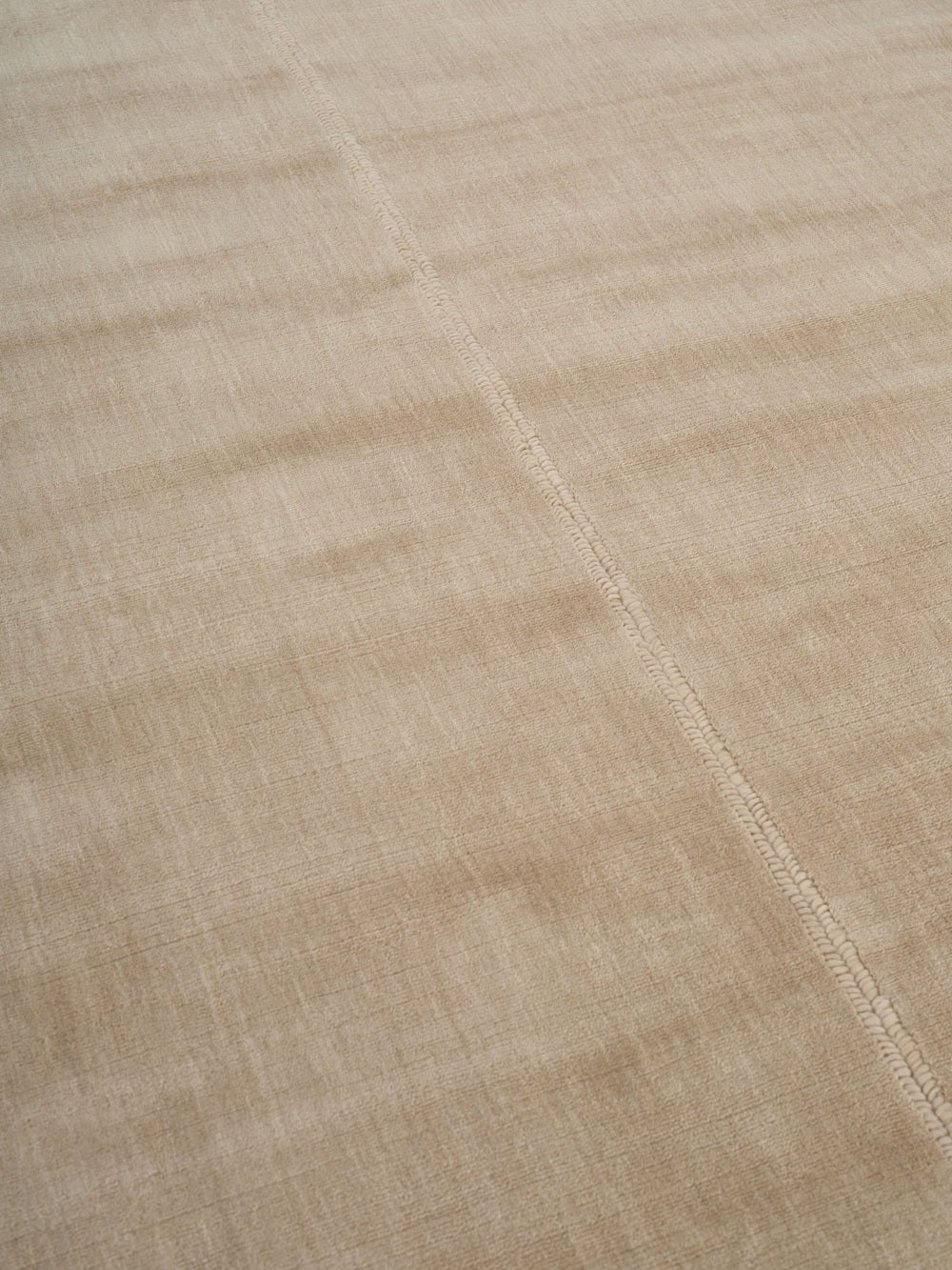 Japandi wollen vloerkleed Noren Camel closeup