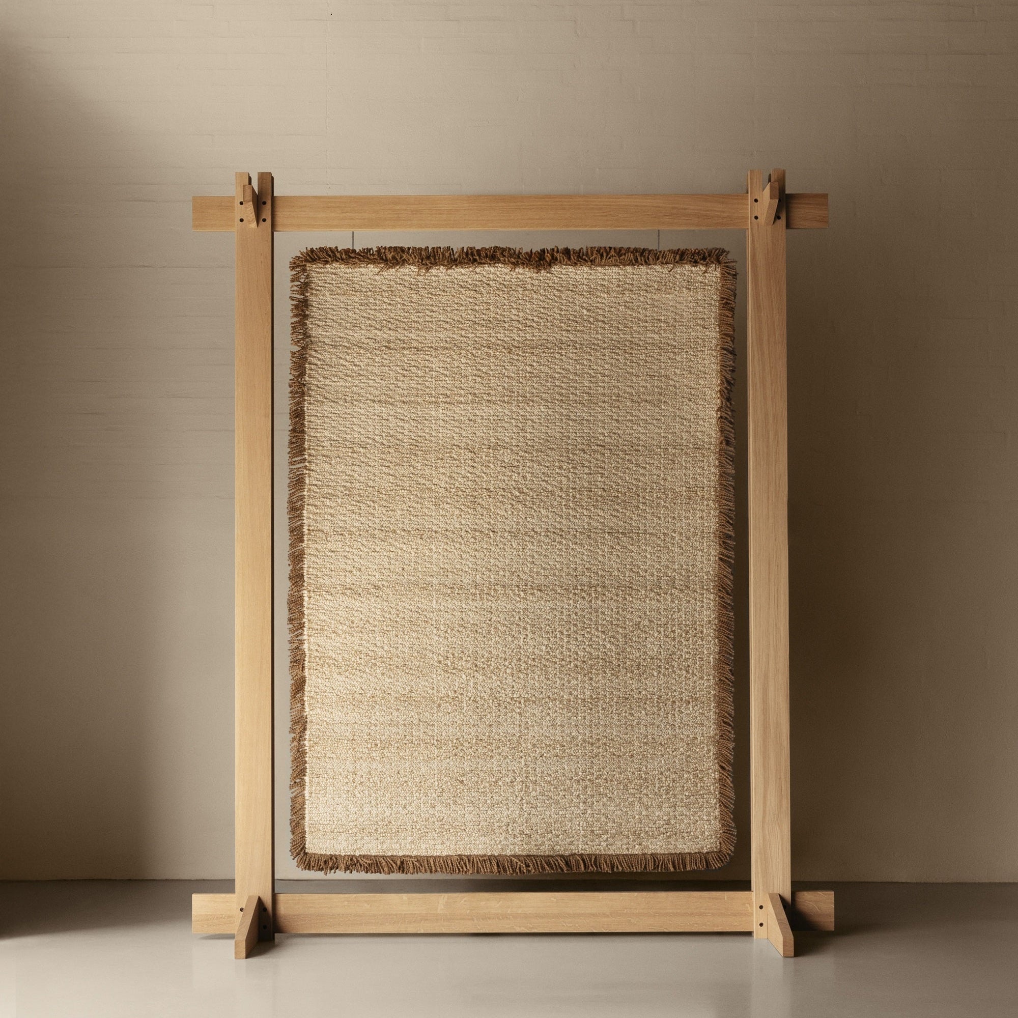 Kaatz Japandi wollen vloerkleed Soft Beige in weefgetouw