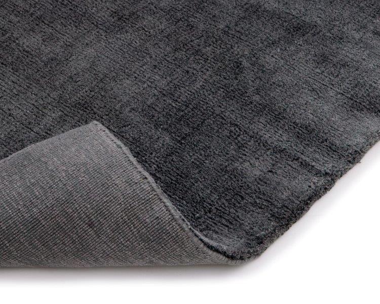 Laagpolig Glossy Wollen Vloerkleed Viveke Dark Grey close-up