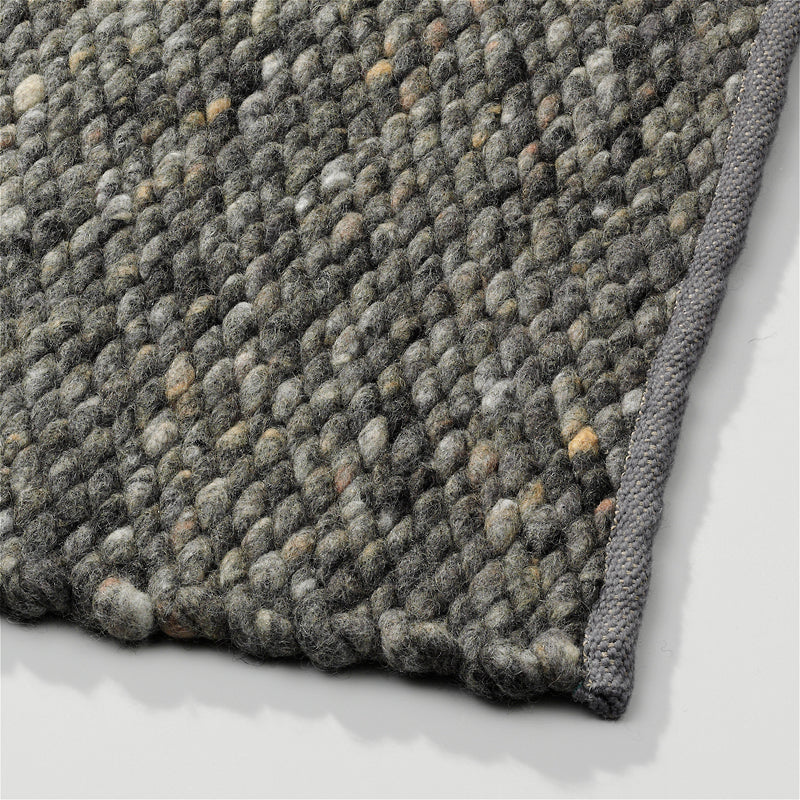 Wollen vloerkleed gevlochten Lisanne Zwart Bruin 038 Detail