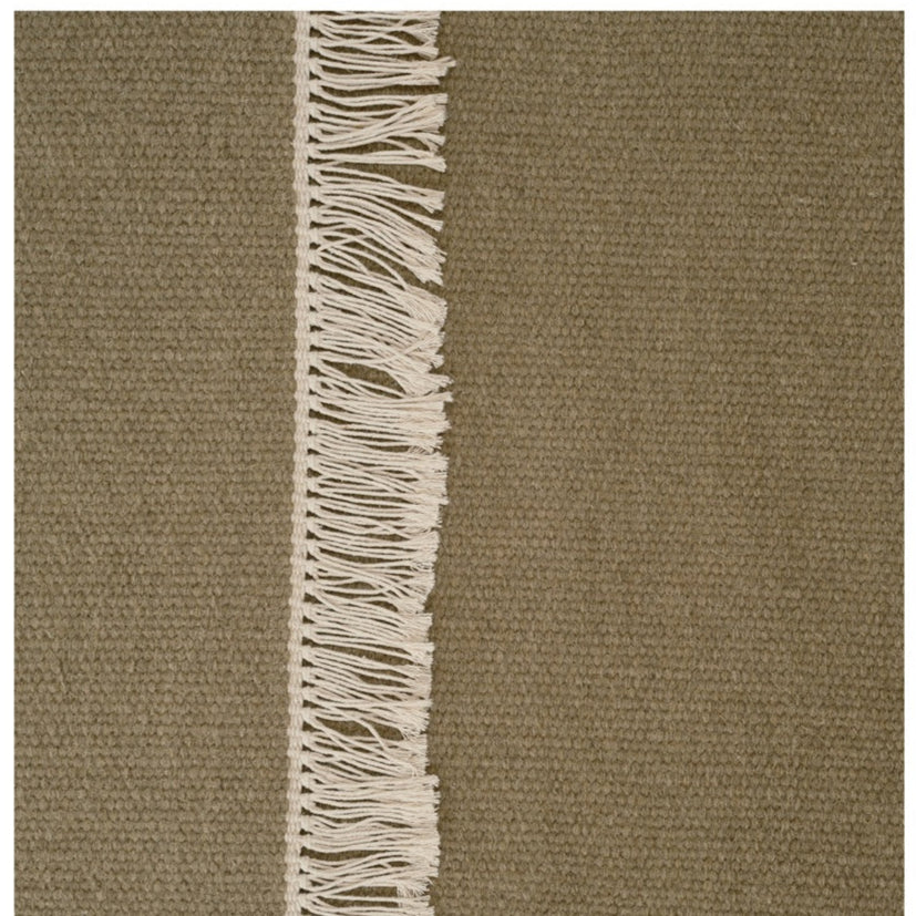 Wollen vloerkleed hip met flosjes Robijn Olive detail