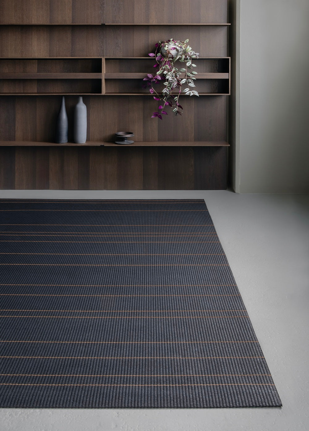 Design vloerkleed Woodnotes Willow Black - Brown 1260945; Design vloerkleed Woodnotes Willow Black - Brown 1260945; Design vloerkleed Woodnotes Willow Black - Brown 1260945; Design vloerkleed Woodnotes Willow Black - Brown 1260945