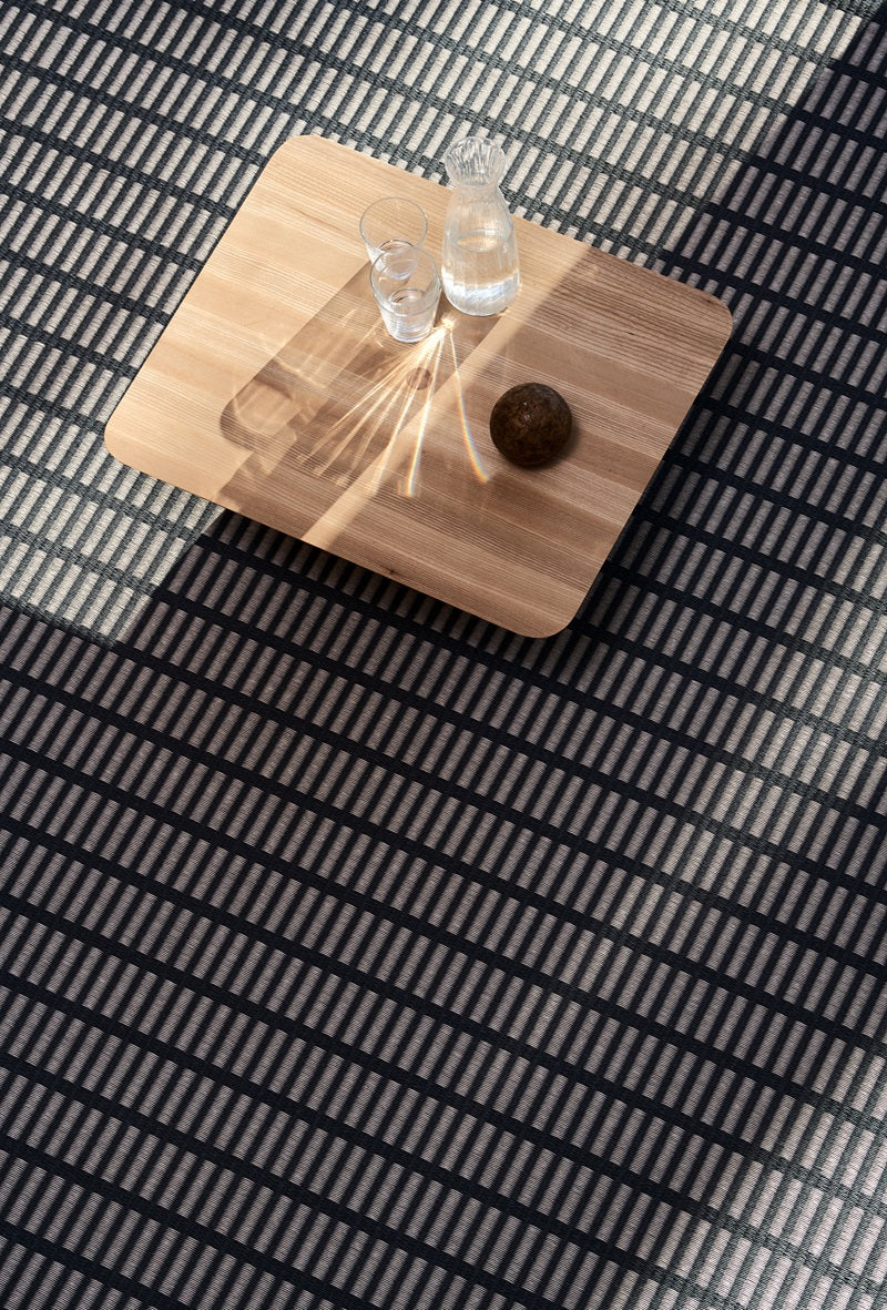 Design vloerkleed Woodnotes New York Black Stone 118915; Design vloerkleed Woodnotes New York Black Stone 118915; Design vloerkleed Woodnotes New York Black Stone 118915