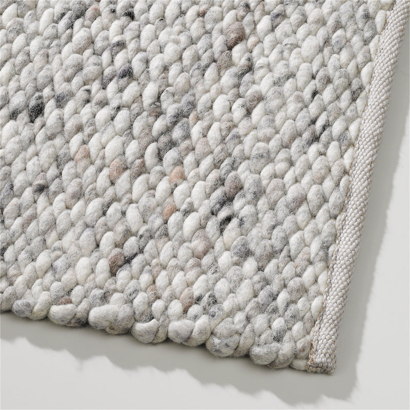Wollen vloerkleed gevlochten Lisanne Mix Snow 430 + Cement 332; Wollen vloerkleed gevlochten Lisanne Mix Snow 430 + Cement 332; Wollen vloerkleed gevlochten Lisanne Mix Snow 430 + Cement 332; Wollen vloerkleed gevlochten Lisanne Mix Snow 430 + Cement 332; Wollen vloerkleed gevlochten Lisanne Mix Snow 430 + Cement 332