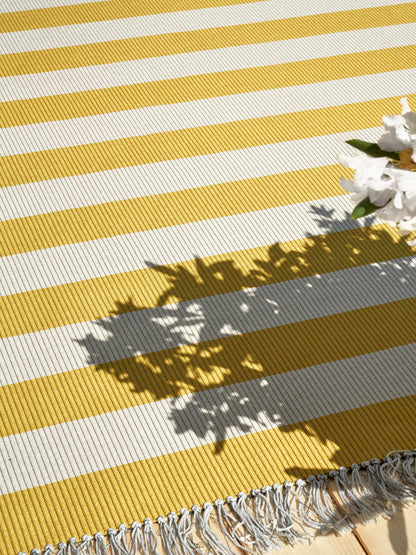 Buitenkleed Woodnotes Big Stripe Yellow Light Sand; Buitenkleed Woodnotes Big Stripe Yellow Light Sand; Buitenkleed Woodnotes Big Stripe Yellow Light Sand