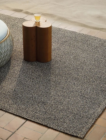 Buitenkleed Kvadrat Miori Beige zwart 0171 sfeer