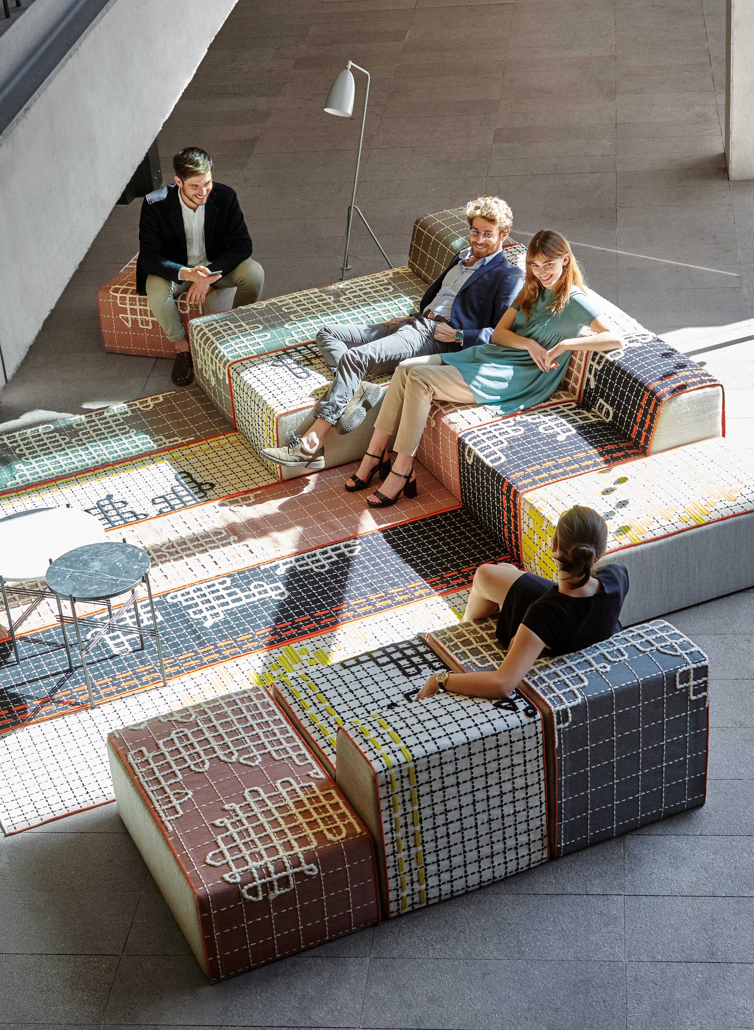 Chaiselongue Gan Rugs Bandas A Grey Interieur 3