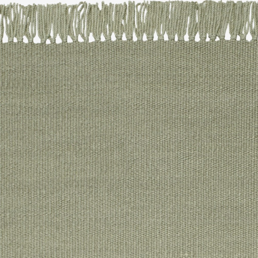 Design vloerkleed Kvadrat Kelim Coloured Fringes Vergrijsd groen C2424