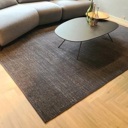 Design vloerkleed Kvadrat Kanon Pattern Rake Houtskool C0023 interieur