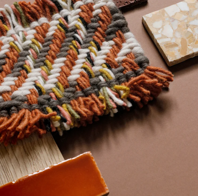 Design vloerkleed Kvadrat Dashes C0541 Oranje Groen sfeer 