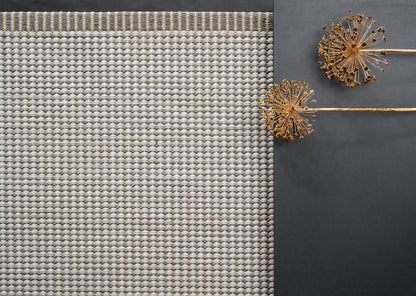 Design vloerkleed Woodnotes Piccolo Grey Stone 17118035 sfeer