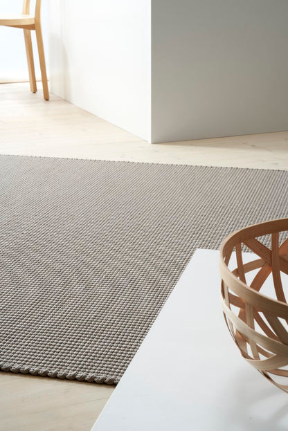 Design vloerkleed Woodnotes Piccolo Stone Nutria 17121012 sfeer