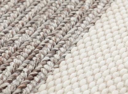 Gan Rugs Mangas Space Poef Ivory detail