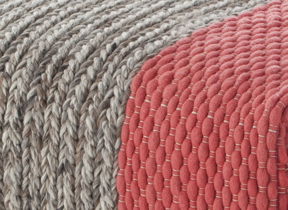 Gan Rugs Mangas Space Poef Coral detail
