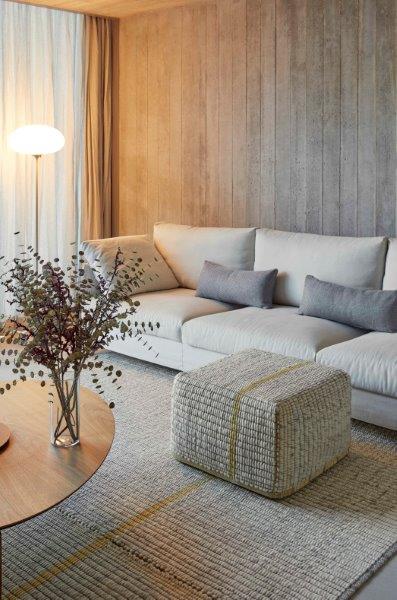 Gan Rugs Poef Reversible Yellow interieur