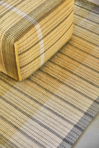 Gan Rugs Poef Reversible Yellow sfeer1