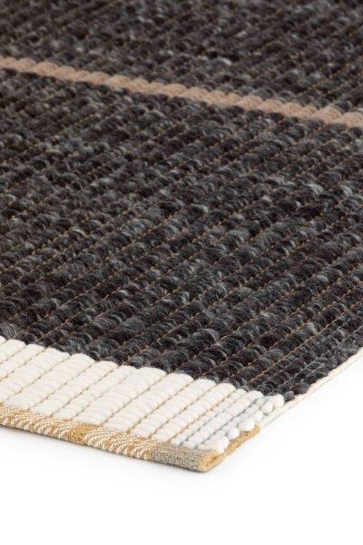 Gan Rugs Reversible black voorzijde overall 1