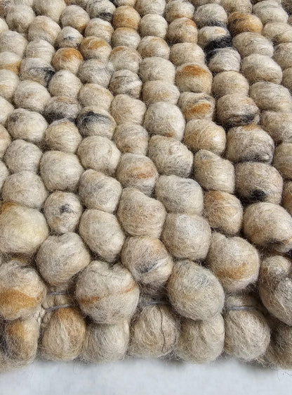 Grof wollen vloerkleed Marit Beige mix 02 closeup
