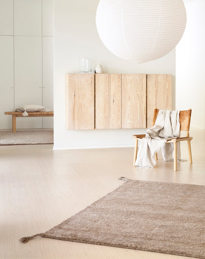 Hand Geknoopt Wollen Vloerkleed Woodnotes Uni Ivory Camel interieur