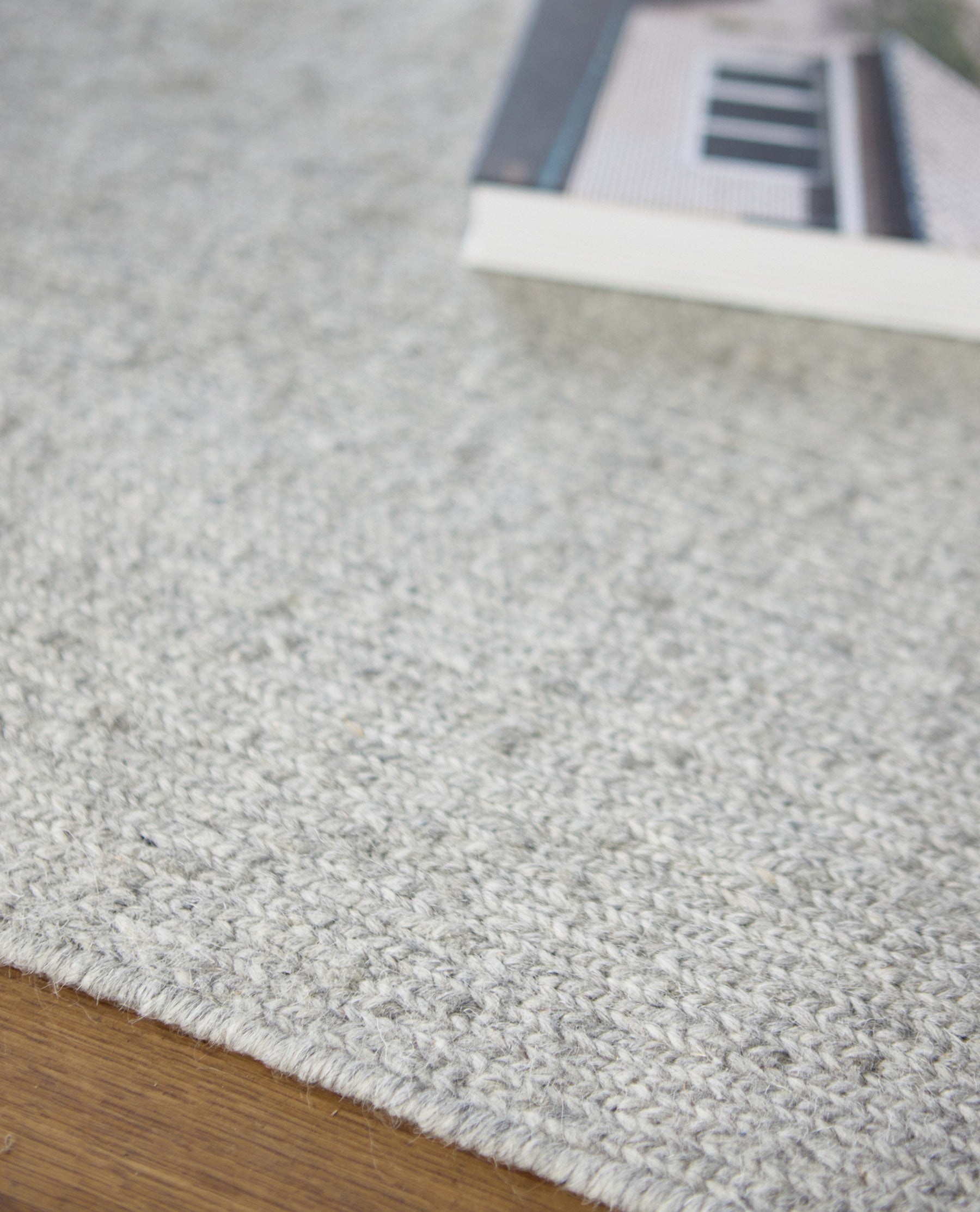 Handgeknoopt Wollen vloerkleed Bauke Offwhite Sfeer