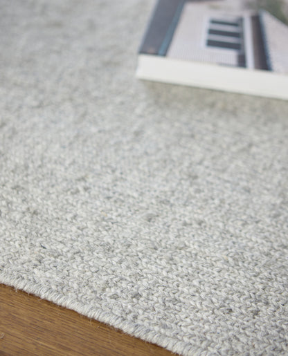 Handgeknoopt Wollen vloerkleed Bauke Offwhite Sfeer