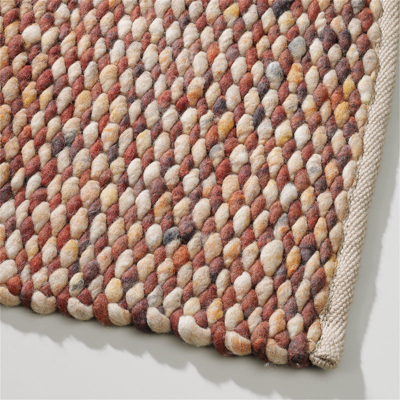 Handgeweven wollen vloerkleed Lisanne Honey 423+Rust 425 detail