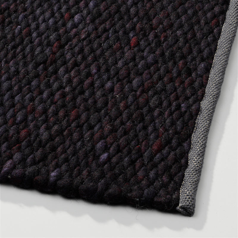 Handgeweven wollen vloerkleed Lisanne Paars Zwart 399 detail