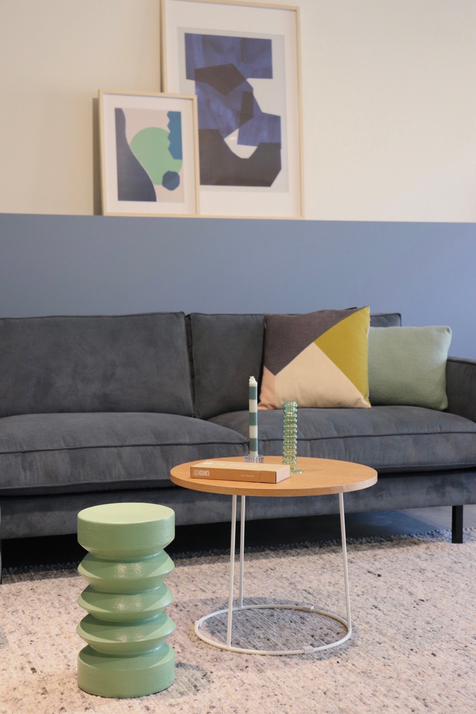 Handgeweven wollen vloerkleed Nanda Grijs 02 sfeer