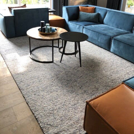 Handgeweven wollen vloerkleed Nanda Jeans 08 interieur