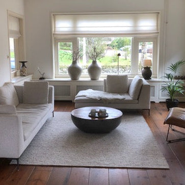 Handgeweven wollen vloerkleed Nanda Lichtbeige 01 interieur