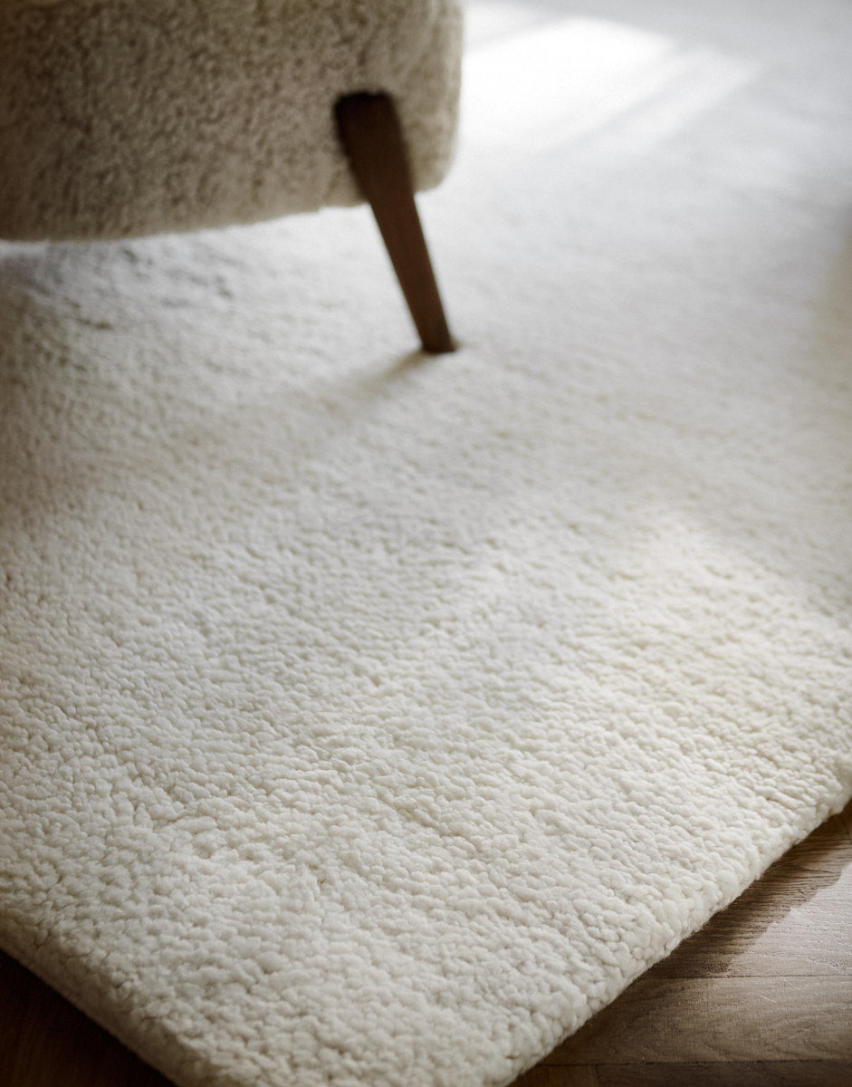 Hoogpolig Handgeweven Wollen Vloerkleed Ellen Offwhite Sfeer