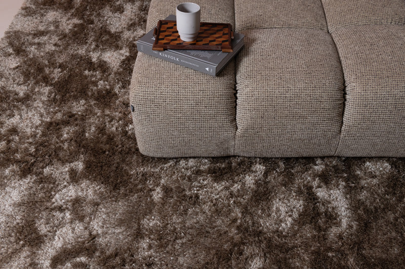 Hoogpolig vloerkleed Tjitske Donkerbruin 02 interieur