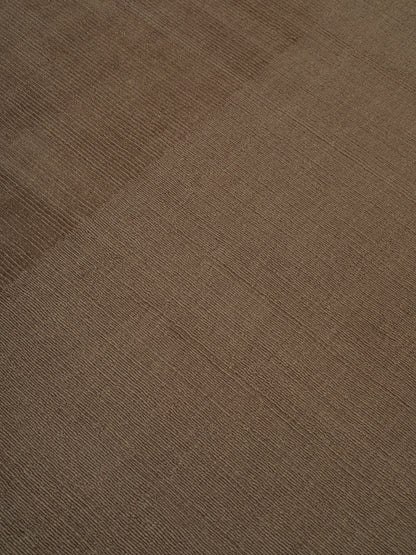 Kaatz Japandi wollen vloerkleed Yoni Olijf sfeer