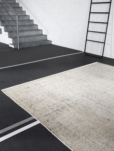 Kvadrat vloerkleed Kanon Donkergrijs Wit C0003 sfeer