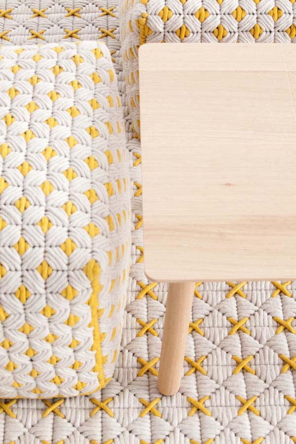 Poef Gan Rugs Silai White closeup